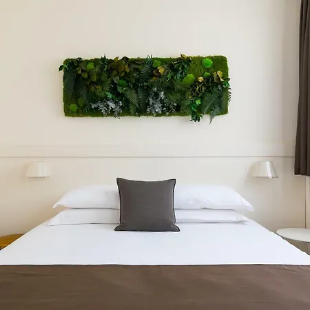 Demetra Eco 4* רומא